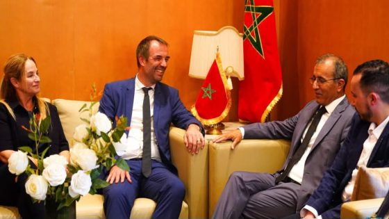 عمدة مونبلييه يحل بالداخلة في إطار تعزيز الشراكة الفرنسية المغربية ودعم مغربية الصحراء