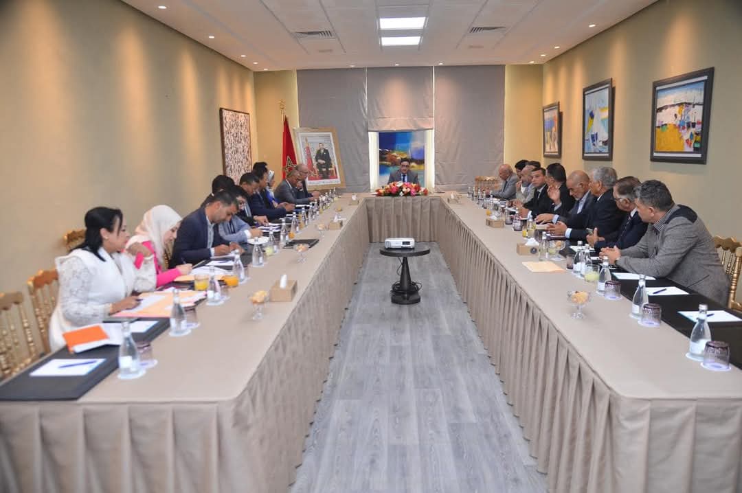 الرباط: وزير النقل واللوجيستيك يترأس اجتماعًا تفاعليًا مع مهنيي النقل العمومي للمسافرين