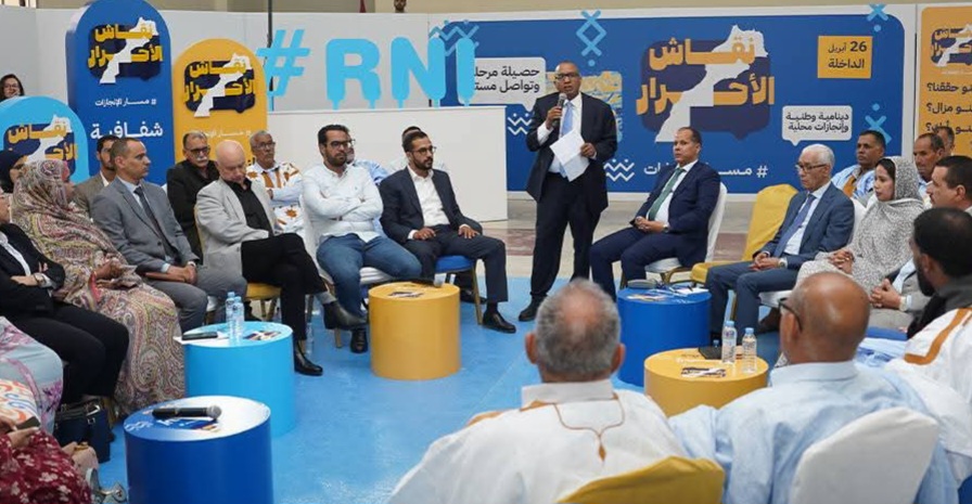 لقاء “نقاش الأحرار” بالداخلة يشيد بإنجازات الحكومة ويدعو لمواصلة العمل التنموي بالجهة