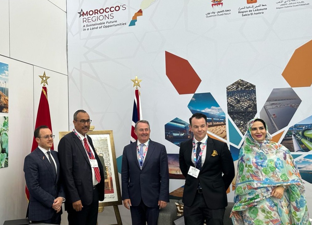 الخطاط ينجا يرسخ أمام ليام فوكس بلندن مغربية الصحراء ومكانة الجهات الجنوبية في التحول الأخضر العالمي