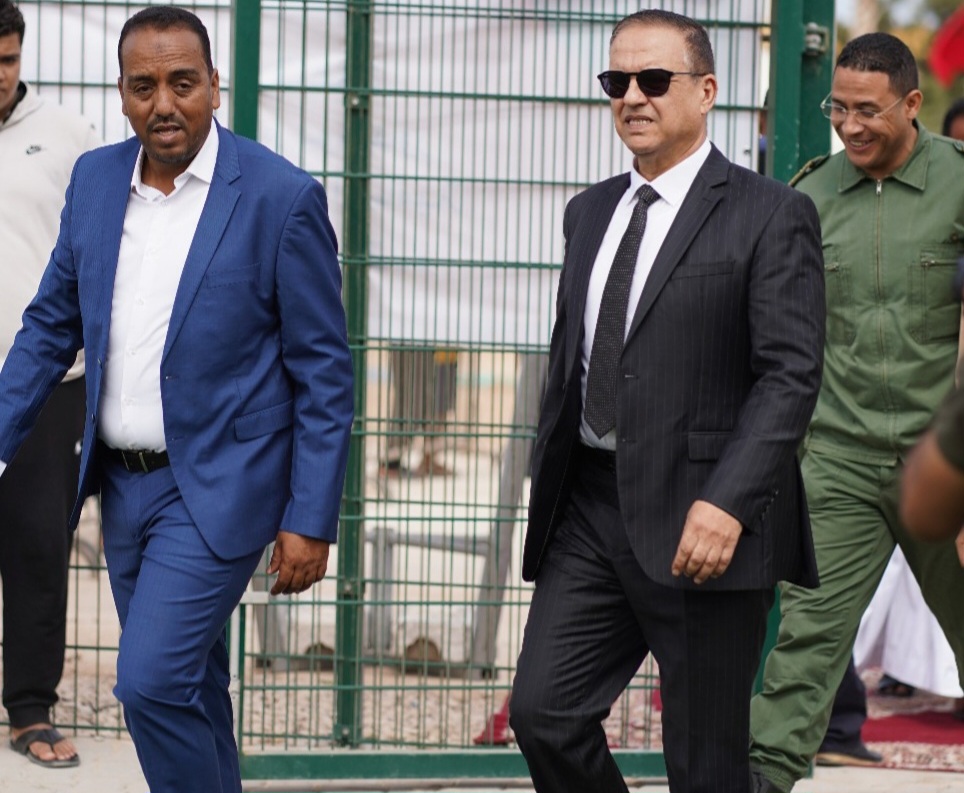 عامل إقليم بوجدور يشرف على إفتتاح المهرجان الكروي الأول بالإقليم بمشاركة 300 مشارك