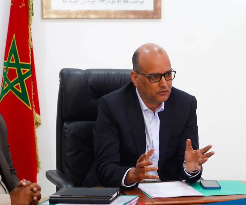 حمة أهل بابا يترأس دورة استثنائية لمجلس مجموعة الجماعات الترابية الداخلة وادي الذهب ويؤكد إلتزامه بخدمة التنمية المحلية