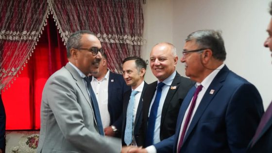 الداخلة تحتضن زيارة وفد جمعية الجماعات الرومانية… ورئيس جهة الداخلة وادي الذهب يتصدر جهود التعاون الترابي الدولي