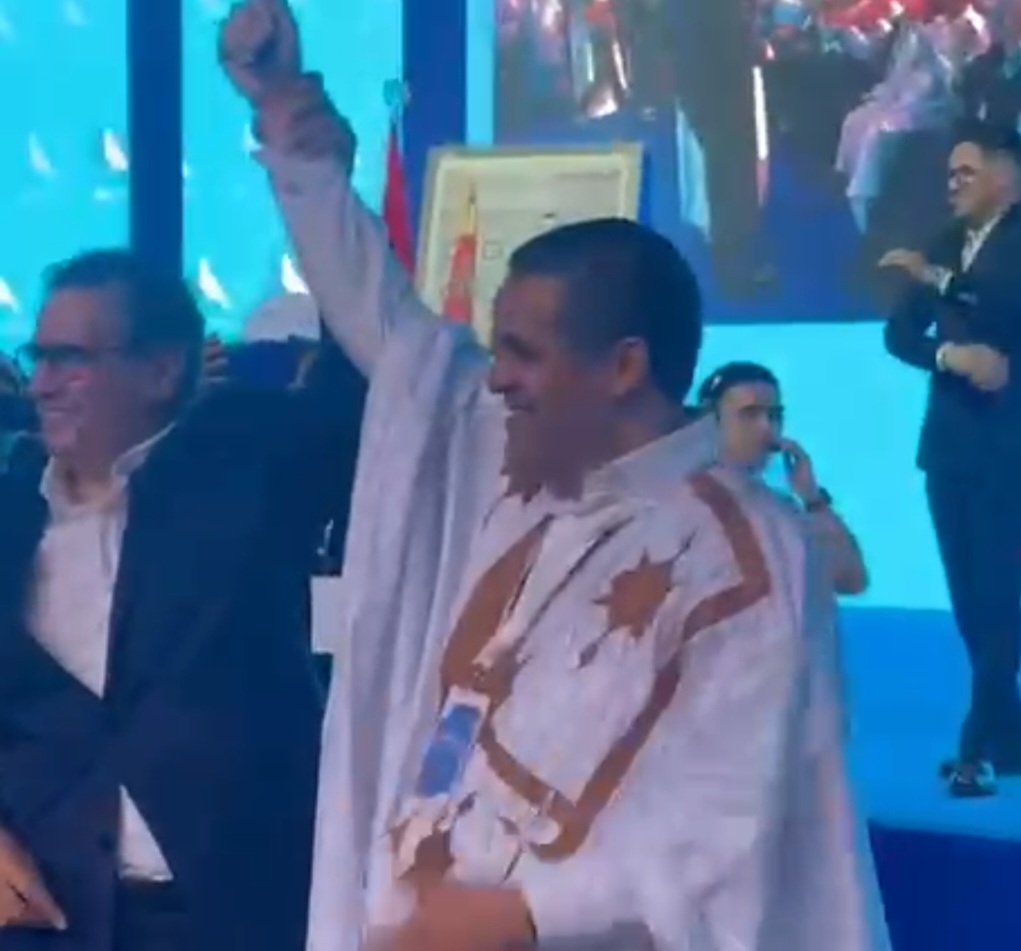 أخنوش يشيد بسيدي إبراهيم خيا وبجهود مناضلي التجمع الوطني للأحرار ببوجدور