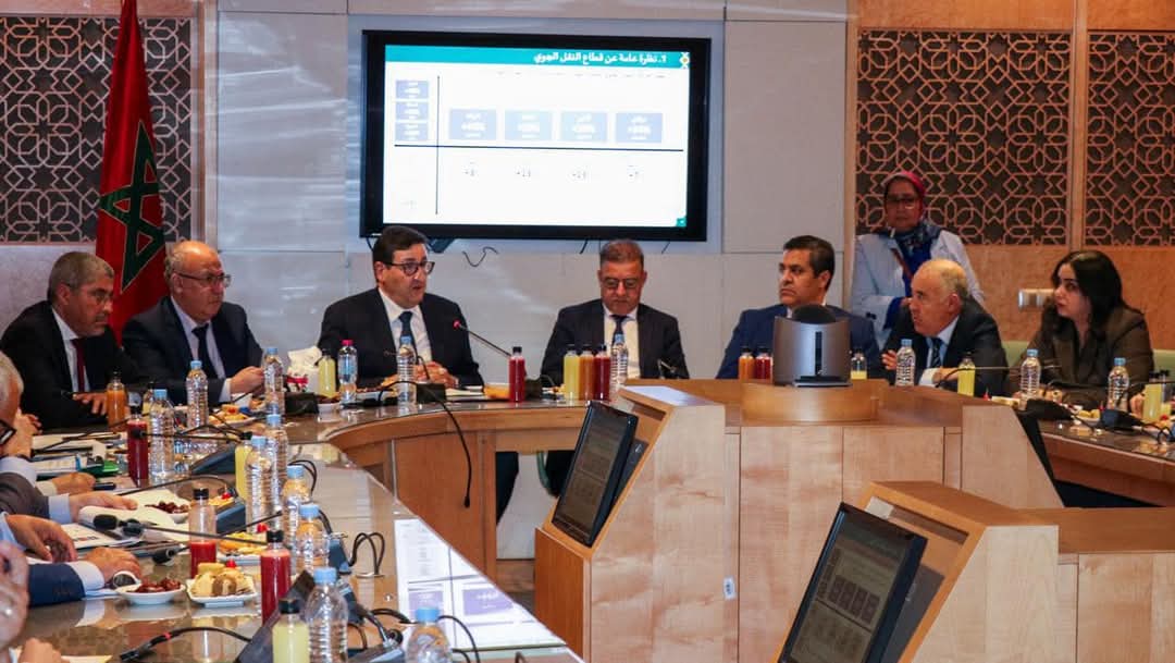 وزير النقل يعرض أمام البرلمان استراتيجية “مطارات 2030” وخطة توسعة الأسطول الجوي الوطني حتى 2037