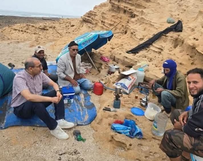 عامل إقليم اشتوكة أيت باها محمد سالم الصبتي يجسّد نموذج المسؤول القريب من المواطنين