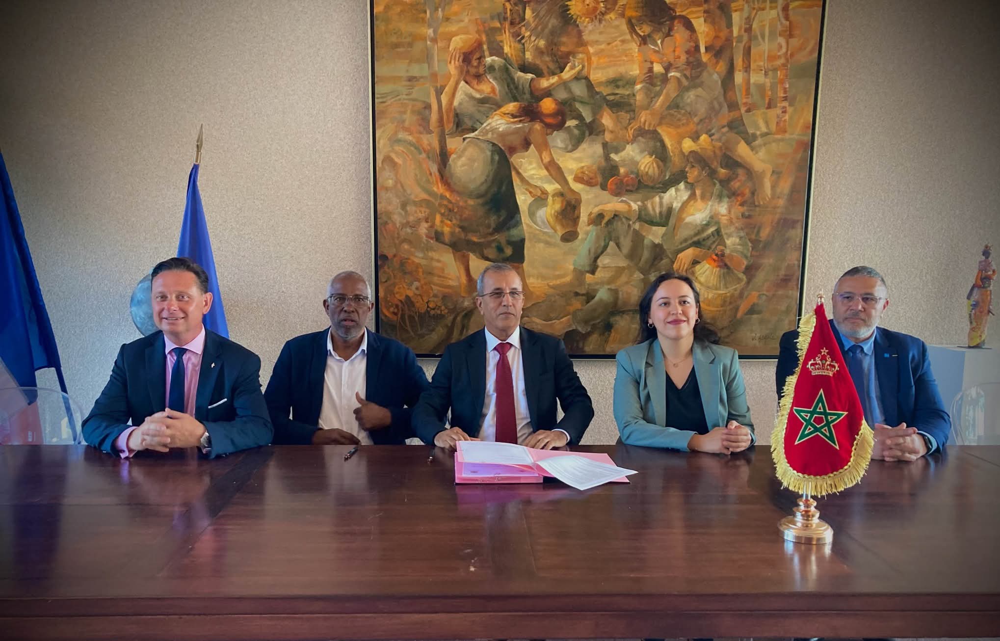 في خطوة لتعزيز الدبلوماسية الثقافية: توقيع اتفاق بين الداخلة ومدينة فرنسية لتنظيم مهرجان صحراوي