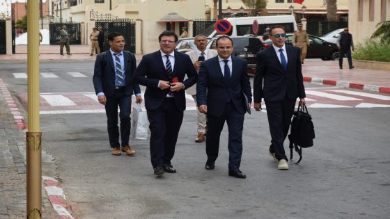 نائب رئيس جهة بروفانس – ألب – كوت دازور الفرنسية يشيد بتجربة العيون التنموية خلال زيارة رسمية