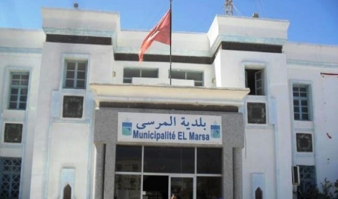 سباق إنتخابي يلوح في الأفق نحو رئاسة بلدية المرسى بالعيون وسط تحركات لعائلات صحراوية نافذة