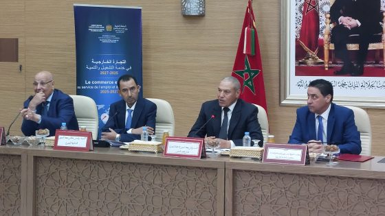 في لقاء جهوي بالعيون.. والي الجهة يشيد بدور التجارة الخارجية في دعم التشغيل والتنمية