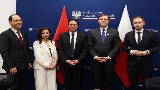 تعزيز الشراكة الإقتصادية بين المغرب وبولندا: زيارة رسمية للسيد عمر حجيرة إلى وارسو لبحث فرص التبادل التجاري والإستثمار