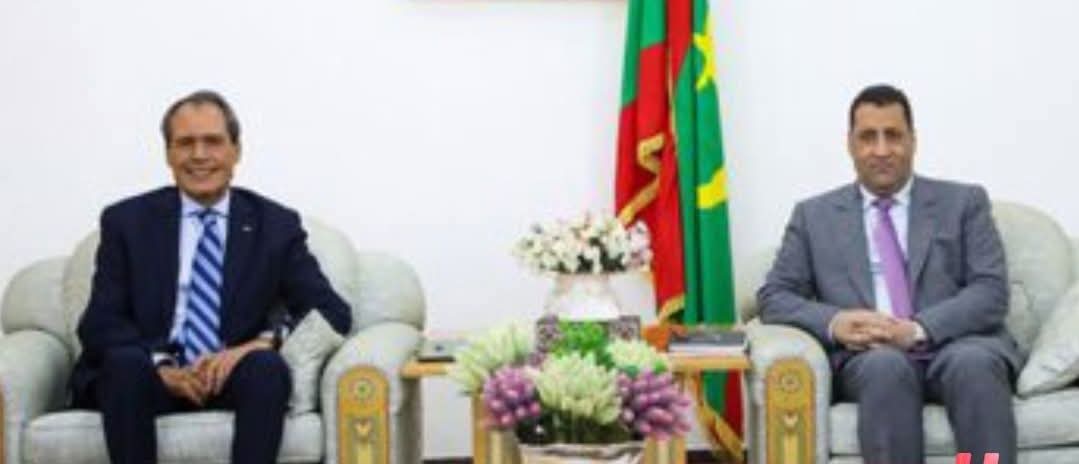 نواكشوط.. مباحثات بين الوزير الأول الموريتاني وسفير المغرب لتعزيز التعاون الثنائي
