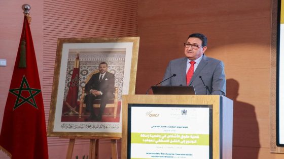 الوزير قيوح يؤكد التزام وزارة النقل بتكريس حقوق الأشخاص في وضعية إعاقة في مجال النقل السككي