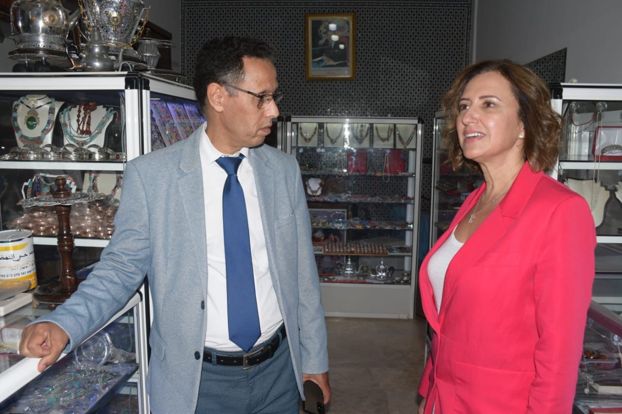 لحسن السعدي ينوه بمجهودات بوديجة في تطوير قطاع الصناعة التقليدية بجهة العيون