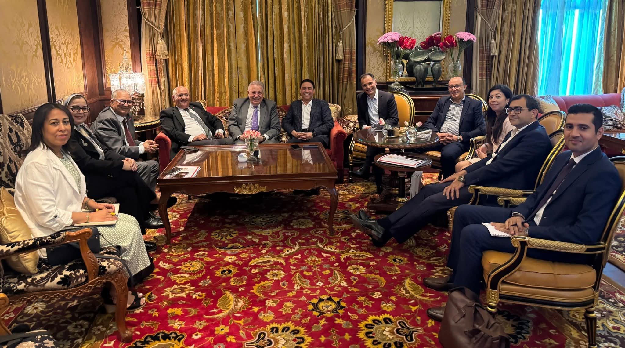 بحضور السفير المغربي بالهند: كاتب الدولة عمر حجيرة يعزز العلاقات التجارية المغربية الهندية في نيودلهي