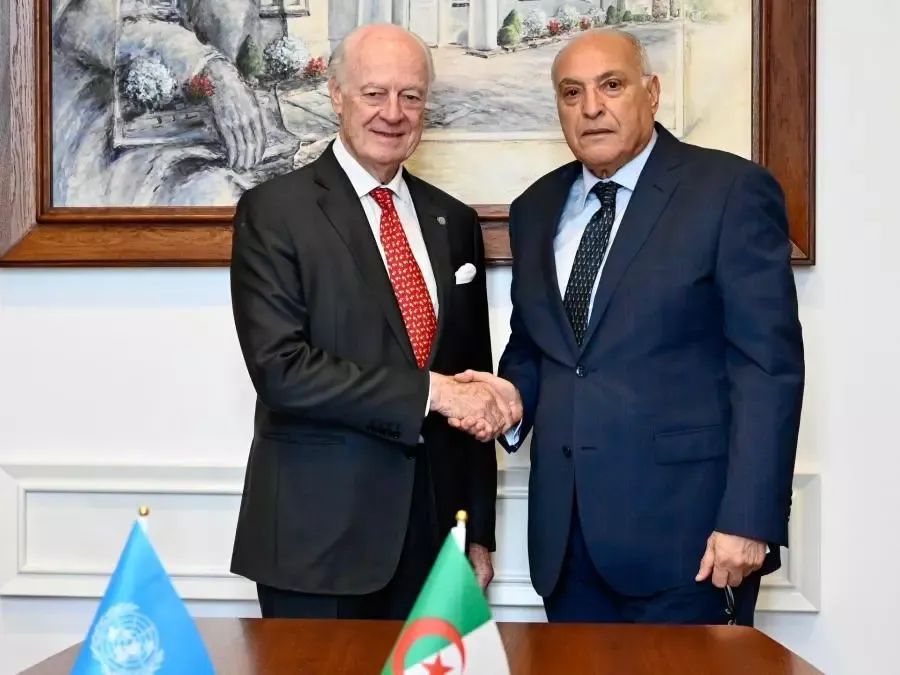 دي ميستورا يواصل مشاوراته حول الصحراء بلقاء وزير خارجية الجزائر