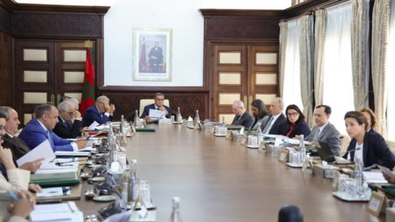 مجلس الحكومة يصادق على مشروع مرسوم لتقنين التكفل خارج فضاءات مؤسسات الرعاية الاجتماعية