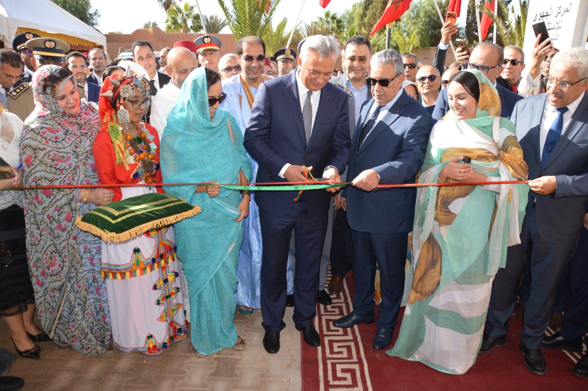 الوزير المنتدب المكلف بالاستثمار ووالي جهة كلميم وادنون يشرفان على تدشين مقر المركز الجهوي للاستثمار بمناسبة الذكرى الخمسين للمسيرة الخضراء