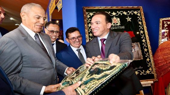 السعدي يعطي انطلاقة المعرض الوطني للصناعة التقليدية بالعيون احتفاءً بالمسيرة الخضراء