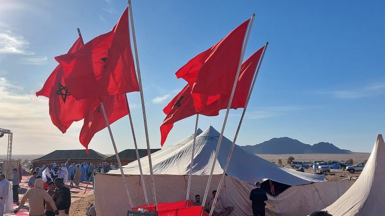 تكتلات جديدة تظهر بعد قرار 2797… ومراقبون يحذّرون من “ركوب سياسي” على مكسب وطني بقيادة ملكية