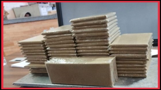 الأمن بالداخلة يوقف شخصين ويضبط حوالي 5 كيلوغرامات من مخدر الشيرا