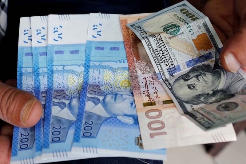 تفكيك شبكة لترويج الدولار المزيف وأقراص الهلوسة بالداخلة وحجز 635 ورقة مزورة