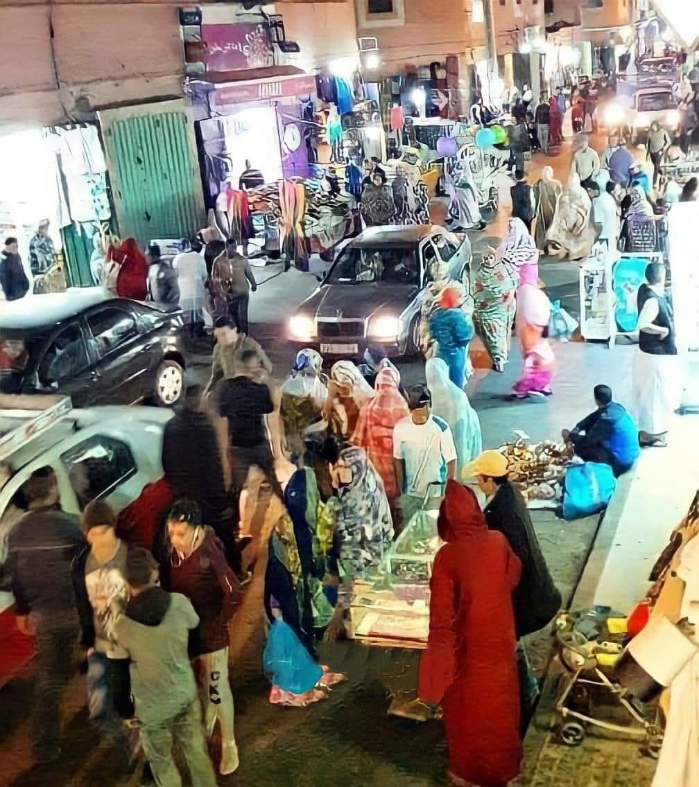 تجار صحراويون غاضبون يعلنون سحب بضائعهم من محطات النقل الموريتانية احتجاجًا على الغلاء