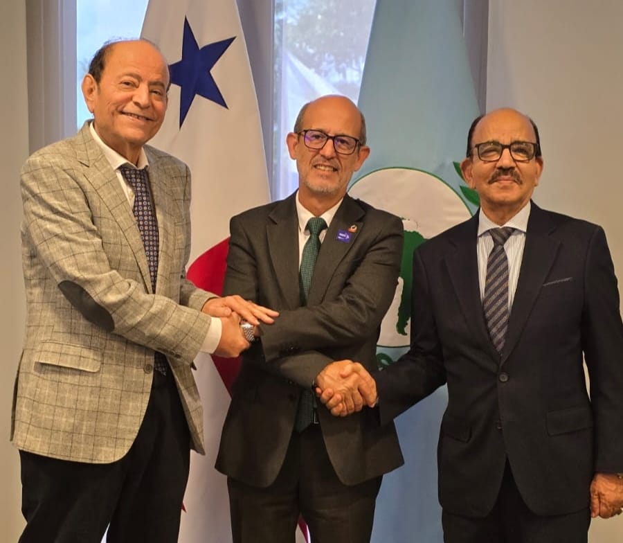 وفد مجلس المستشارين يعقد مباحثات مع رئيس البرلمان الأنديني على هامش المنتدى الاقتصادي الدولي ببنما