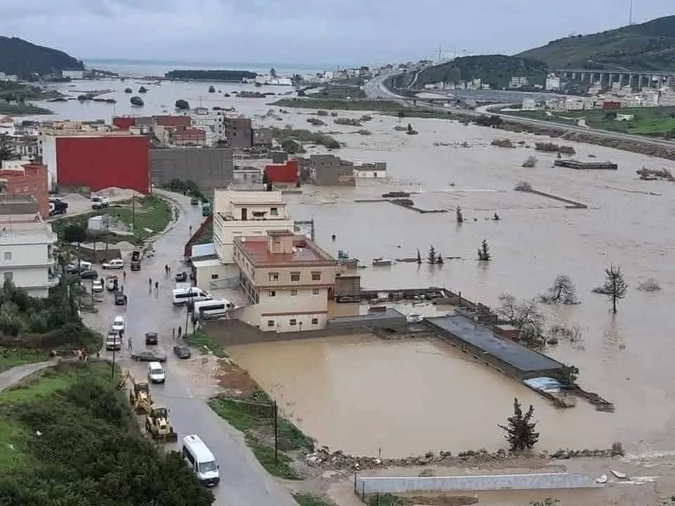 وزارة الداخلية تدعو إلى الإخلاء الفوري بمحيط وادي اللوكوس تحسباً لفيضانات محتملة