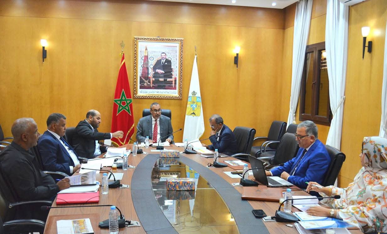 الخطاط ينجا يترأس الاجتماع العادي للجنة الإشراف والمراقبة للوكالة الجهوية لتنفيذ المشاريع بالداخلة